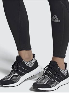 adidas Women's Ultraboost 5.0 DNA sneakers inp "Core Black / Cloud White"